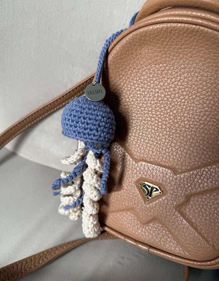 Breloczek szydełkowy meduza chabrowa | charms do torebki LILLABEL