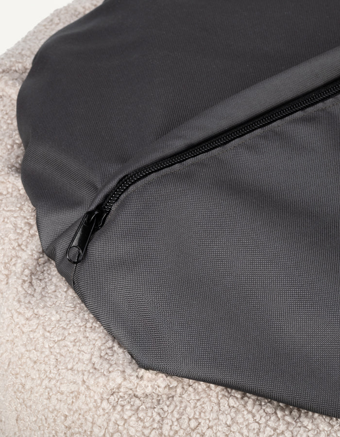 Nest cloud bed for a small or medium-sized dog