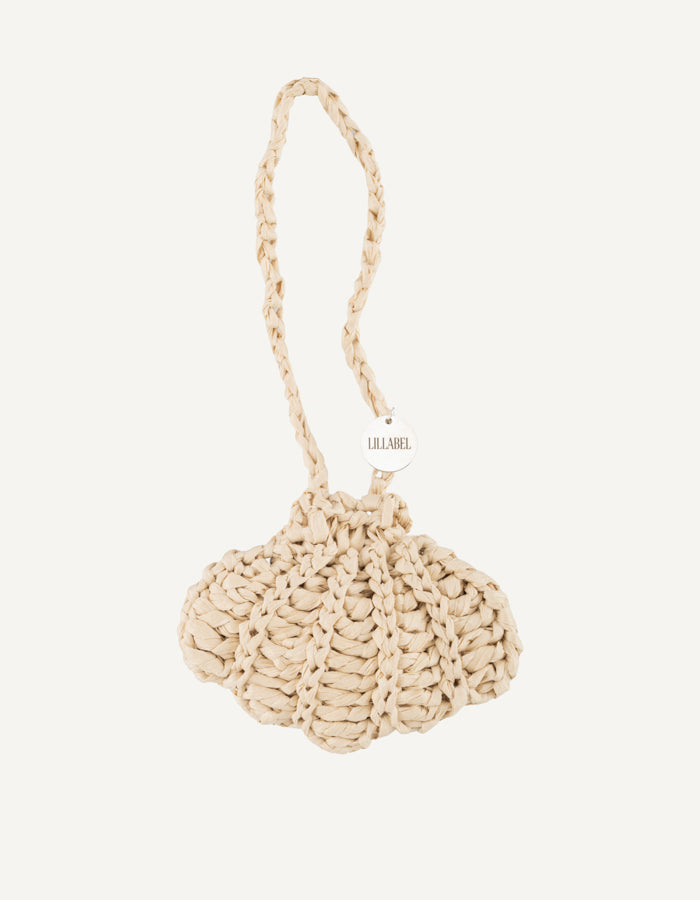 Breloczek szydełkowy muszelka z raffii charms do torebki LILLABEL